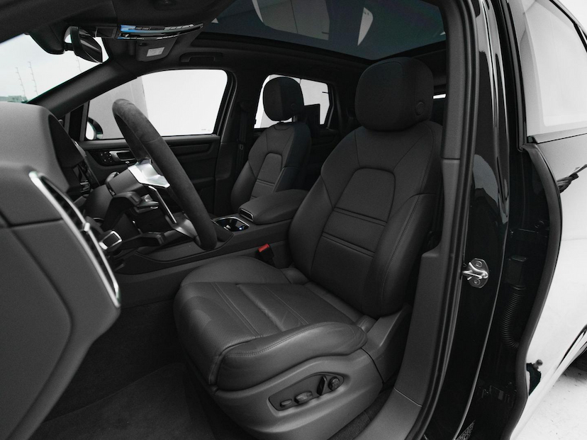 Foto do veículo PORSCHE CAYENNE PLATINUM EDITION E-HYBRID 2023 12.627 KM 638.900,00