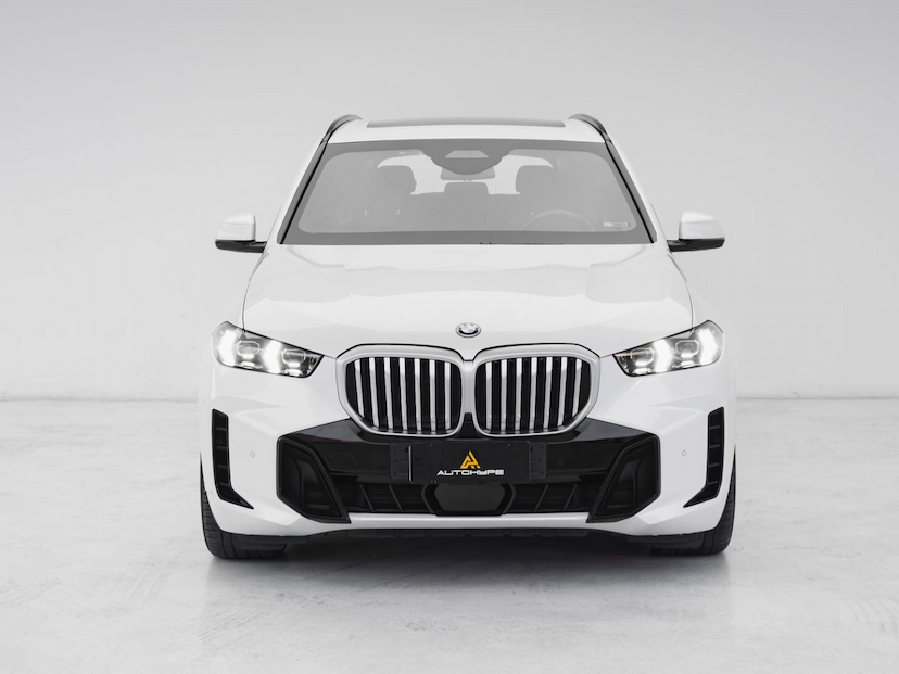 Foto do veículo BMW X5 50E M SPORT 2025 11.023 KM 749.000,00