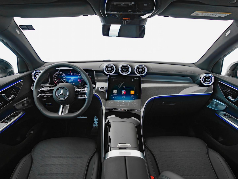 Foto do veículo MERCEDES-BENZ GLC 300 GLC300 4M CO 2026 1.675 KM 499.000,00