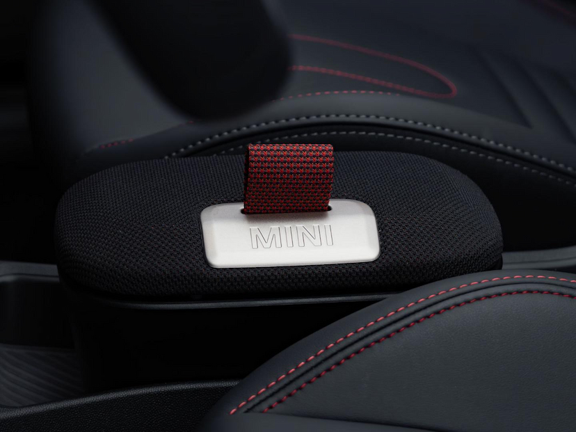 Foto do veículo MINI JOHN COOPER WORKS CABRIO 2026 2.447 KM 329.000,00