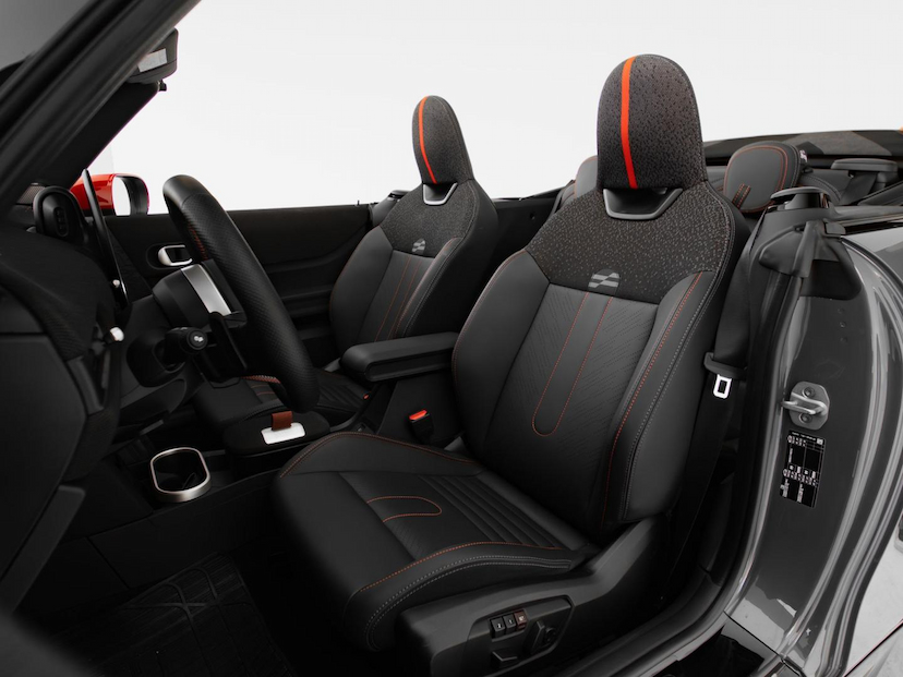 Foto do veículo MINI JOHN COOPER WORKS CABRIO 2026 2.447 KM 329.000,00