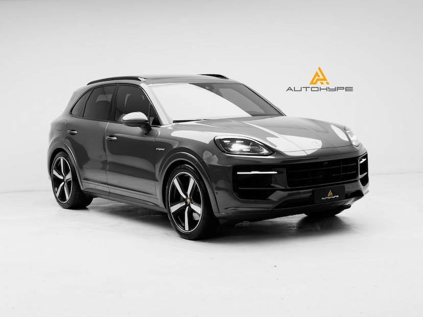 Foto do veículo PORSCHE CAYENNE E-HYBRID 2024 20.324 KM 688.900,00