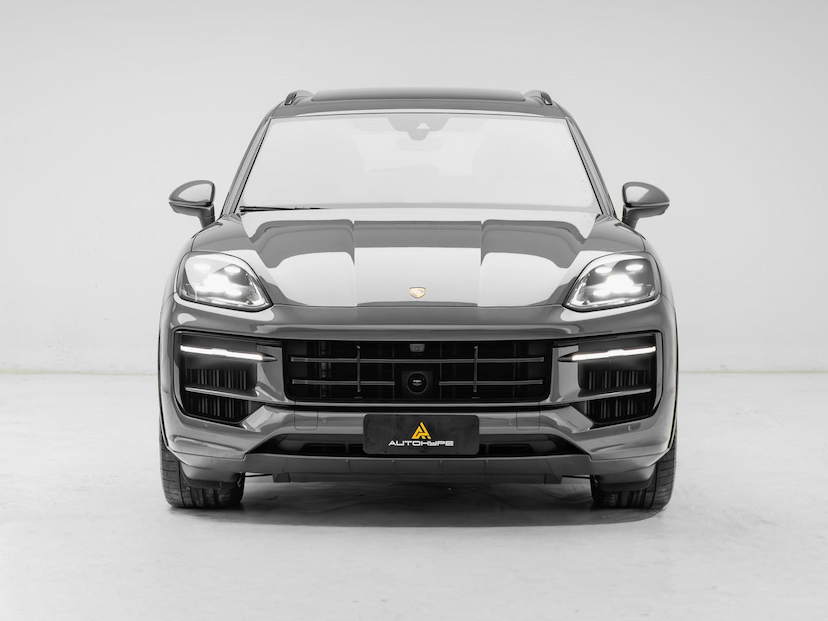 Foto do veículo PORSCHE CAYENNE E-HYBRID 2024 20.324 KM 688.900,00