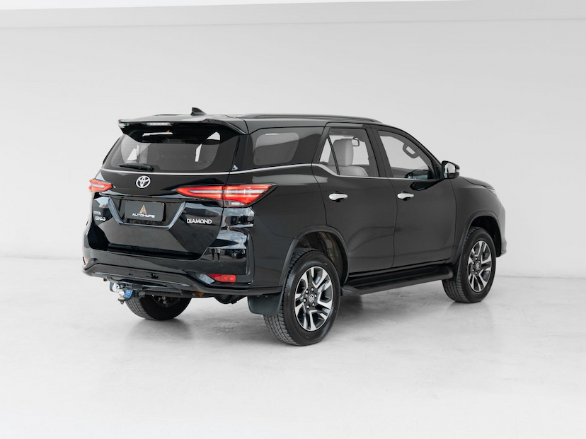 Foto do veículo TOYOTA HILUX DIAMOND 2024 49.145 KM 329.000,00