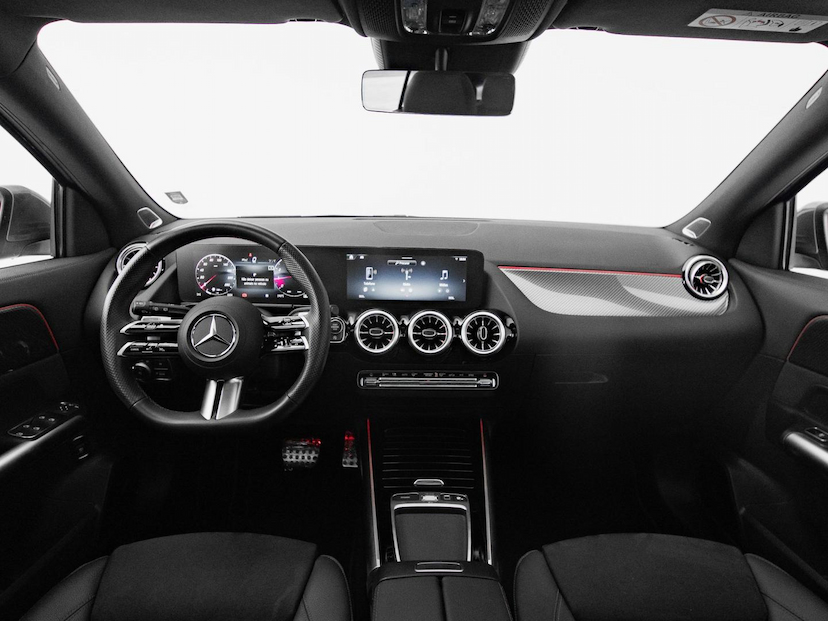 Foto do veículo MERCEDES-BENZ GLA 200 GLA200 AMG LINE 2025 12.902 KM 299.000,00