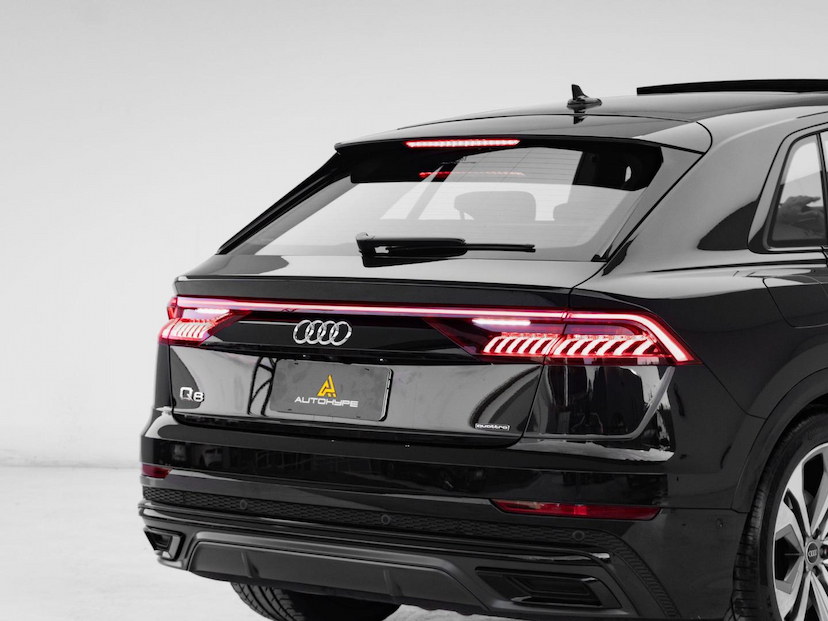 Foto do veículo AUDI Q8 SPORTBACK HIBRIDO 2023 23.465 KM 449.000,00