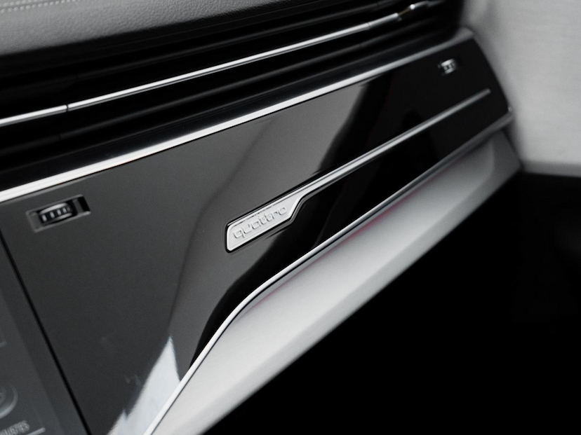 Foto do veículo AUDI Q8 SPORTBACK HIBRIDO 2023 23.465 KM 449.000,00