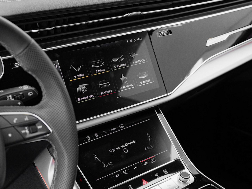 Foto do veículo AUDI Q8 SPORTBACK HIBRIDO 2023 23.465 KM 449.000,00