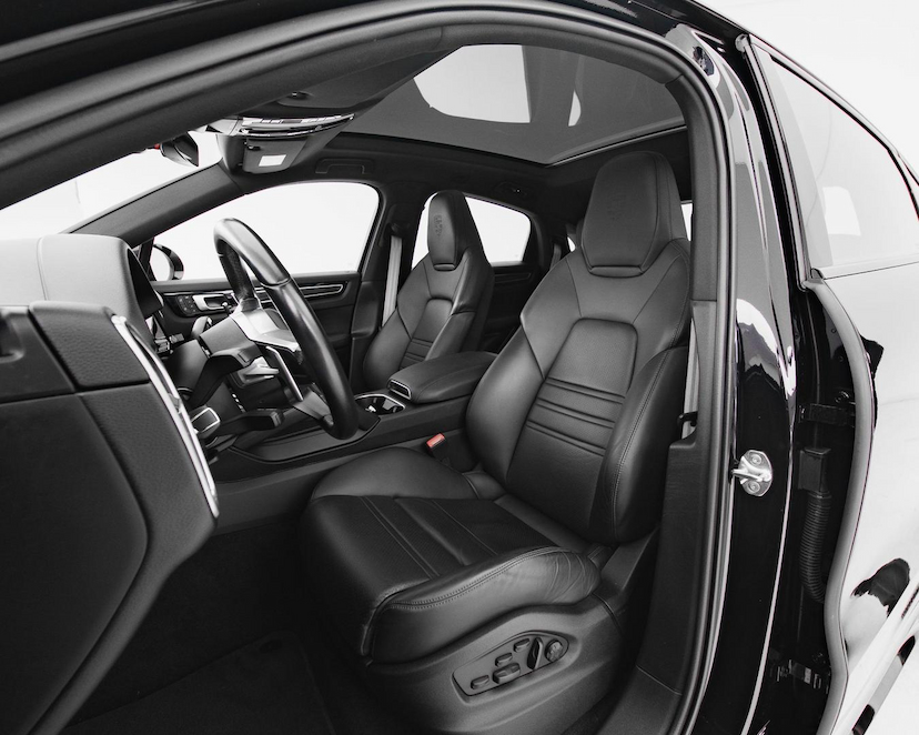Foto do veículo PORSCHE CAYENNE COUPE E-HYBRID 2022 25.929 KM 568.500,00