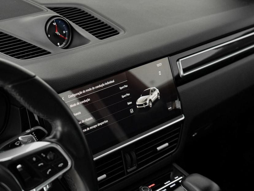 Foto do veículo PORSCHE CAYENNE COUPE E-HYBRID 2022 25.929 KM 568.500,00