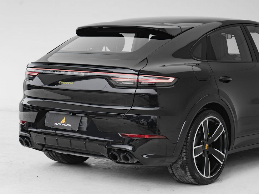 Foto do veículo PORSCHE CAYENNE COUPE E-HYBRID 2022 25.929 KM 568.500,00