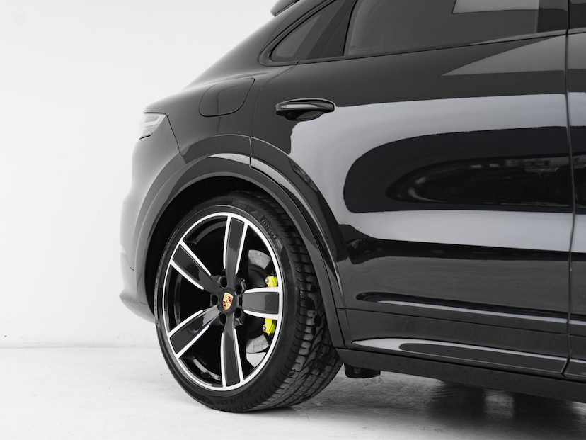 Foto do veículo PORSCHE CAYENNE COUPE E-HYBRID 2022 25.929 KM 568.500,00