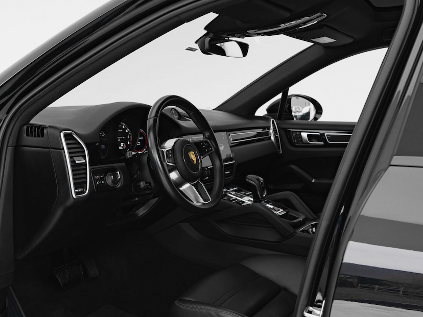 Foto do veículo PORSCHE CAYENNE COUPE E-HYBRID 2022 25.929 KM 568.500,00