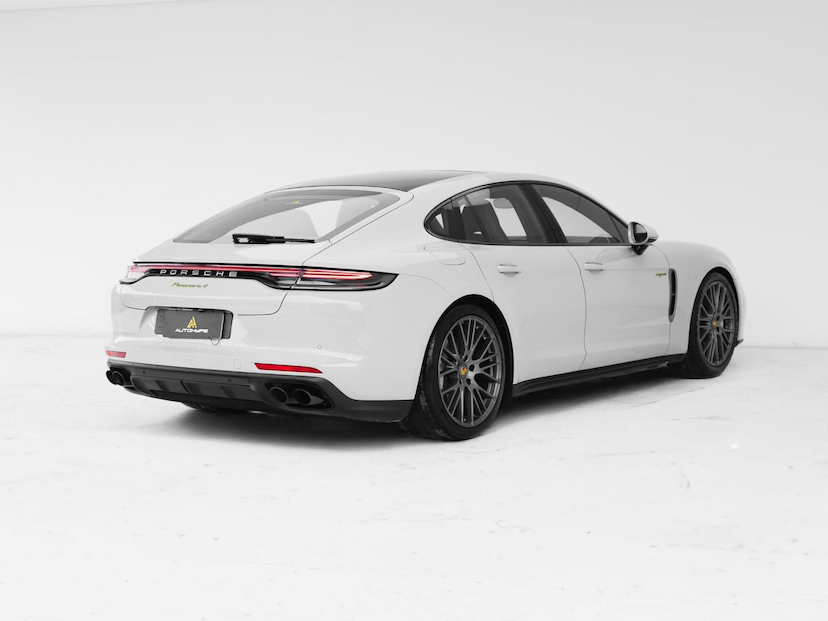 Foto do veículo PORSCHE PANAMERA  4EHYB 2023 19.450 KM 619.000,00