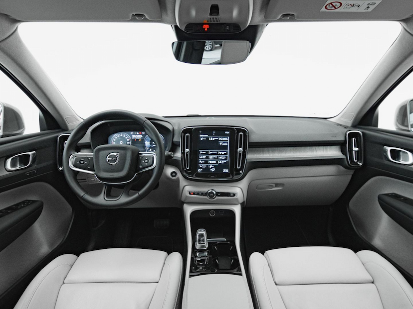 Foto do veículo VOLVO XC40  T5H INSCRIP 2021 35.300 KM 174.900,00