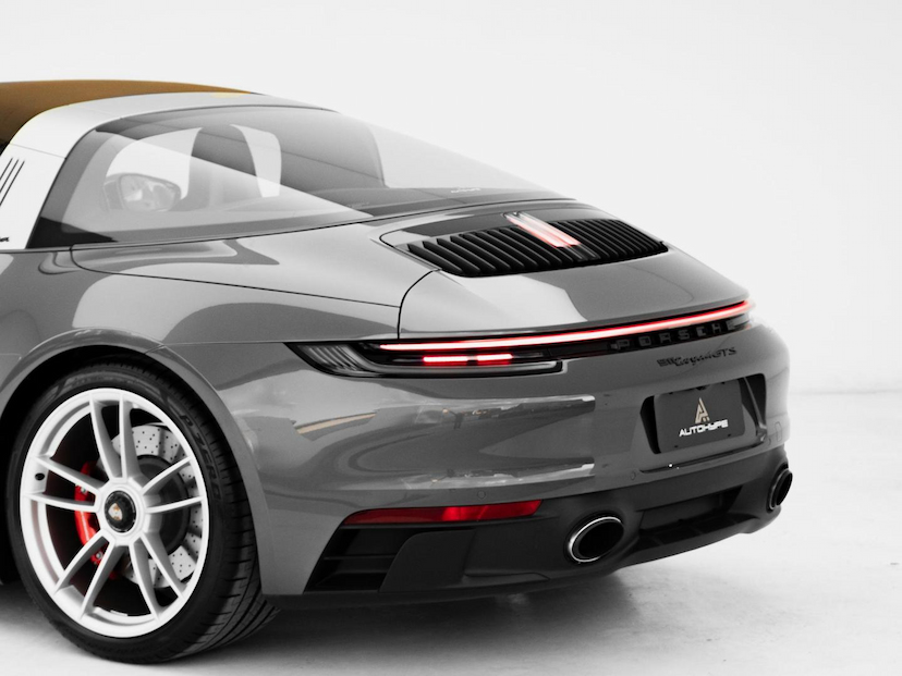 Foto do veículo PORSCHE 911  TARGA 4GTS 2024 4.646 KM 1.139.000,00