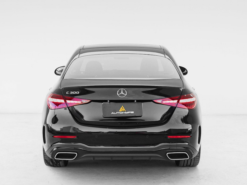 Foto do veículo MERCEDES-BENZ C 300 C300 AMG LINE 2025 15.475 KM 359.000,00