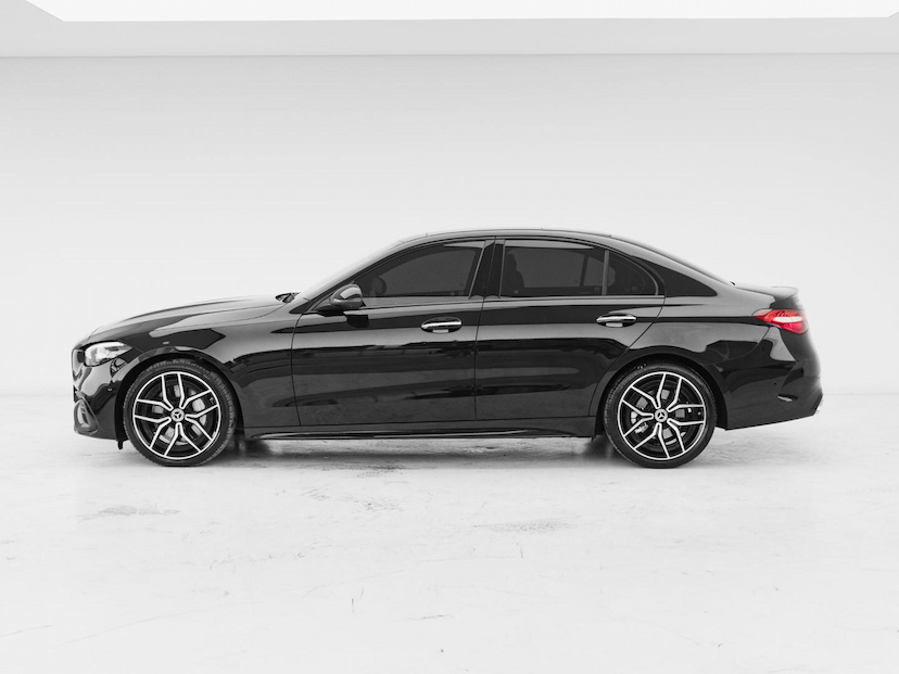 Foto do veículo MERCEDES-BENZ C 300 C300 AMG LINE 2025 15.475 KM 359.000,00