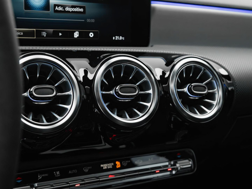 Foto do veículo MERCEDES-BENZ A 45 AMG  4M 2023 26.980 KM 389.000,00