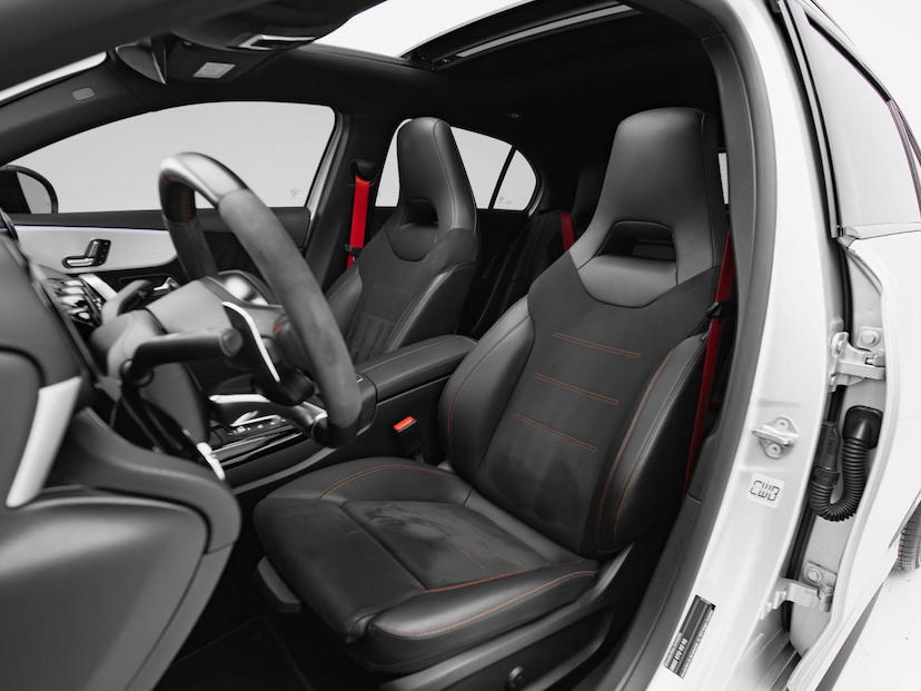 Foto do veículo MERCEDES-BENZ A 45 AMG  4M 2023 26.980 KM 389.000,00