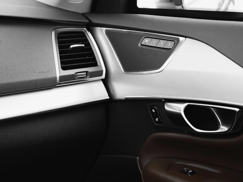 Foto do veículo VOLVO XC90  T6 MOMENTUM 2019 102.296 KM 179.800,00
