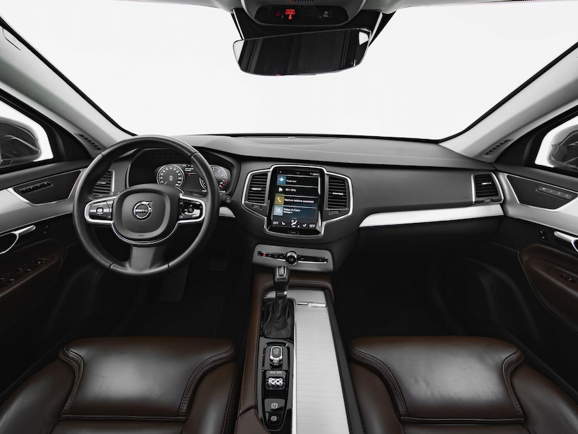 Foto do veículo VOLVO XC90  T6 MOMENTUM 2019 102.296 KM 179.800,00