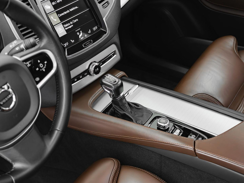 Foto do veículo VOLVO XC90  T6 MOMENTUM 2019 102.296 KM 179.800,00