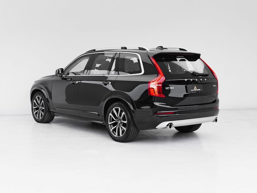 Foto do veículo VOLVO XC90  T6 MOMENTUM 2019 102.296 KM 179.800,00