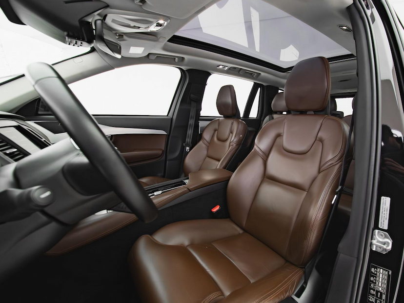 Foto do veículo VOLVO XC90  T6 MOMENTUM 2019 102.296 KM 179.800,00