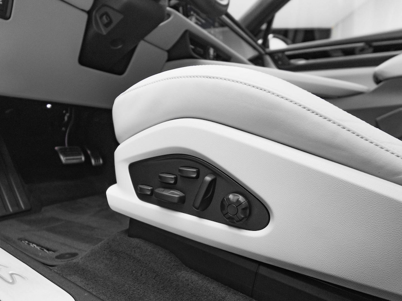 Foto do veículo PORSCHE MACAN  E4S 2025 3.815 KM 638.500,00