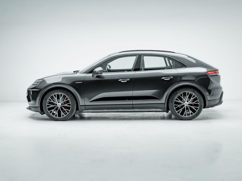 Foto do veículo PORSCHE MACAN  E4S 2025 3.815 KM 638.500,00