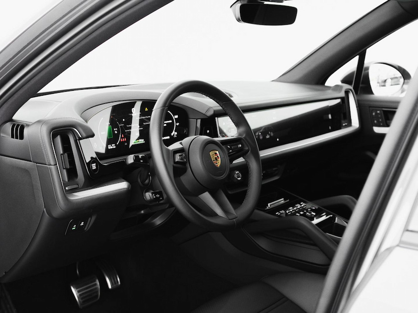 Foto do veículo PORSCHE CAYENNE  S PHEV 2024 15.682 KM 700.000,00