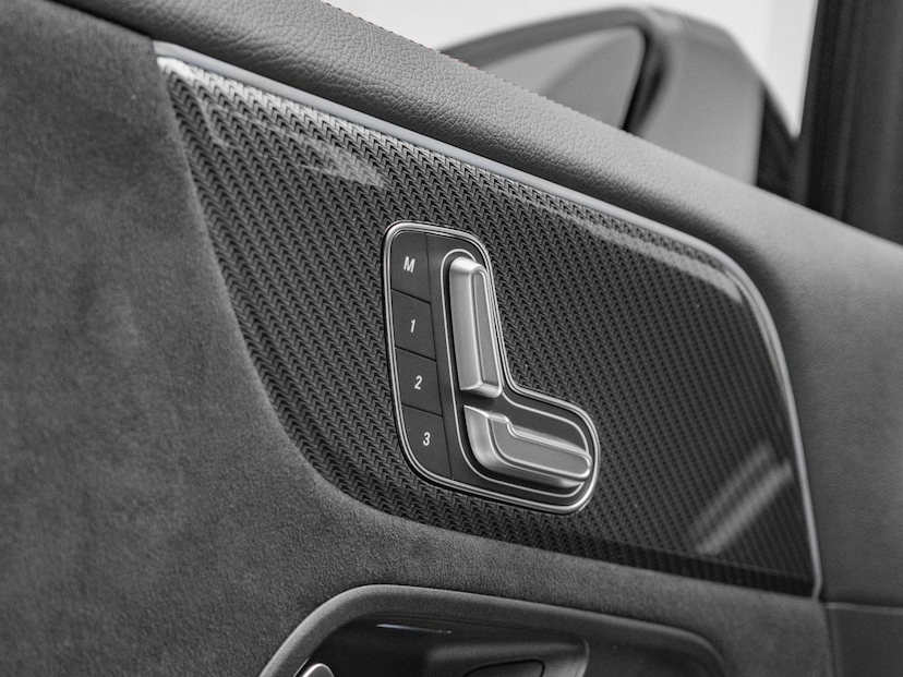 Foto do veículo MERCEDES-BENZ GLA 35 AMG 4 MATIC 2025 12.142 KM 389.000,00
