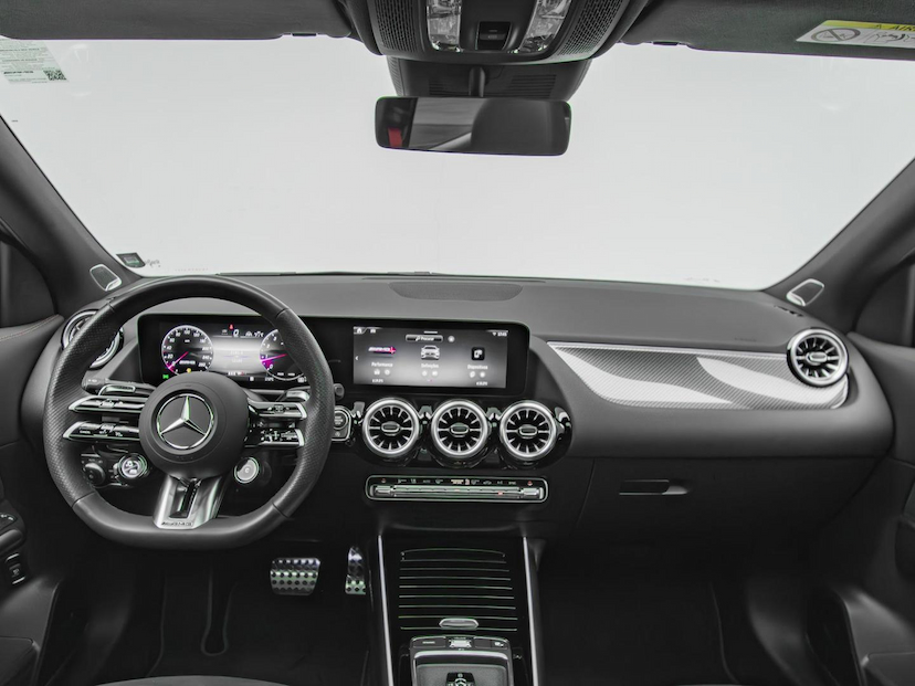 Foto do veículo MERCEDES-BENZ GLA 35 AMG 4 MATIC 2025 12.142 KM 389.000,00