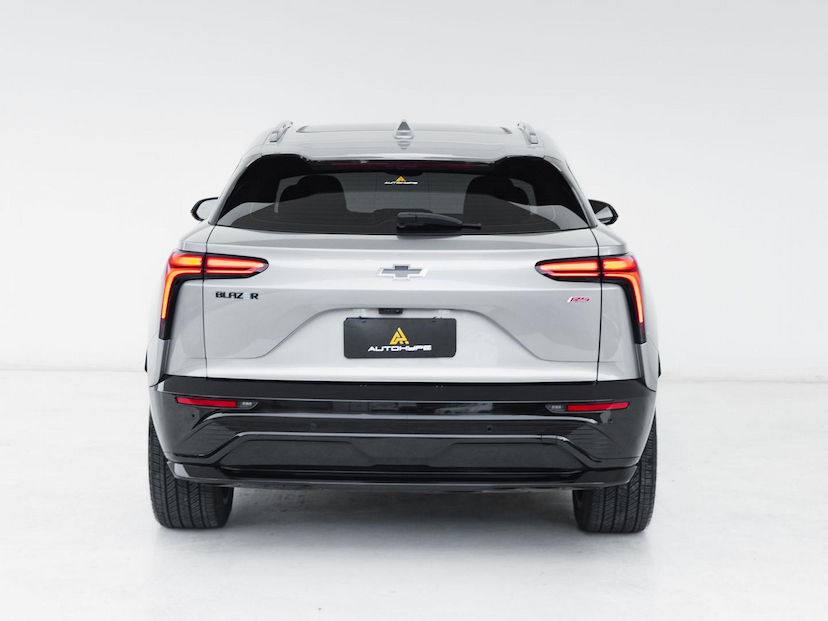 Foto do veículo CHEVROLET BLAZER EV RS (ELÉTRICO) 2024 4.436 KM 339.800,00