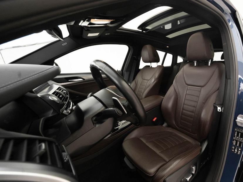 Foto do veículo BMW X4  XDRIVE30I 2021 62.100 KM 249.800,00