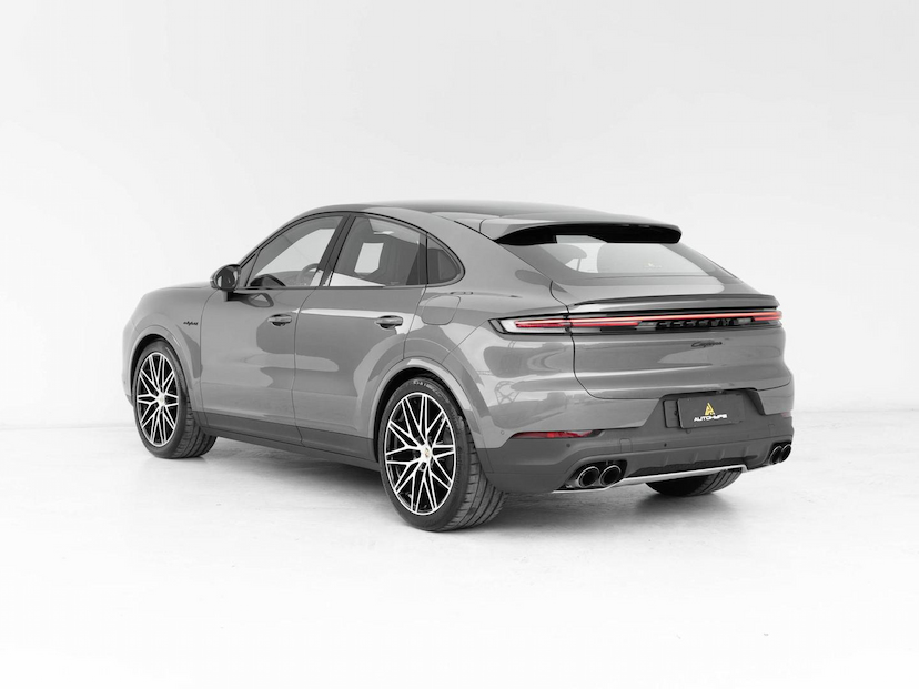 Foto do veículo PORSCHE CAYENNE  COUPE 3.0 V6 (HÍBRIDO) 2025 5.756 KM 799.000,00
