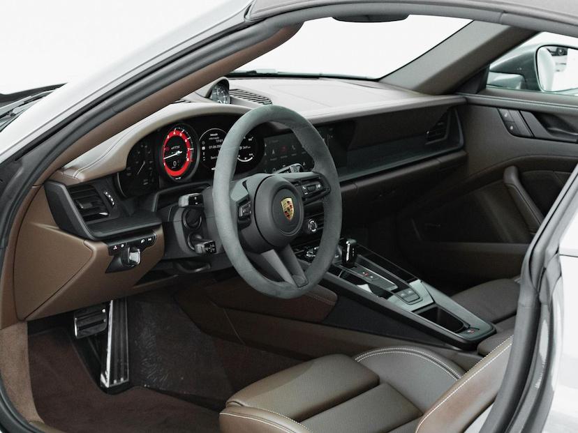 Foto do veículo PORSCHE 911  TARGA 4GTS 2024 4.769 KM 1.139.000,00