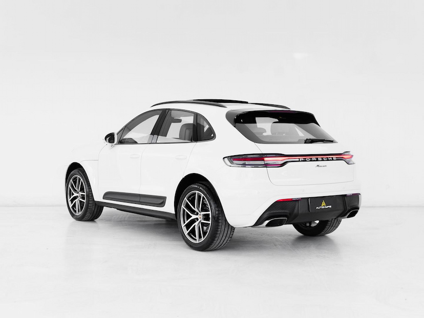 Foto do veículo PORSCHE MACAN  2023 14.657 KM 409.000,00