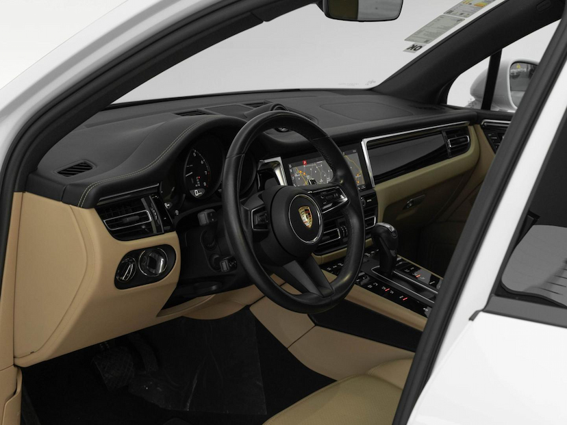 Foto do veículo PORSCHE MACAN  2023 14.657 KM 409.000,00