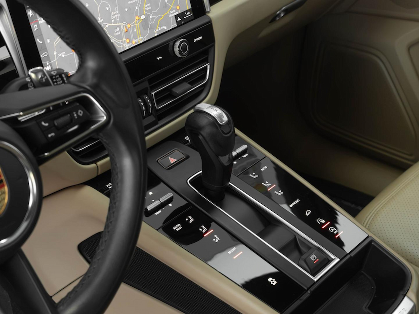 Foto do veículo PORSCHE MACAN  2023 14.657 KM 409.000,00