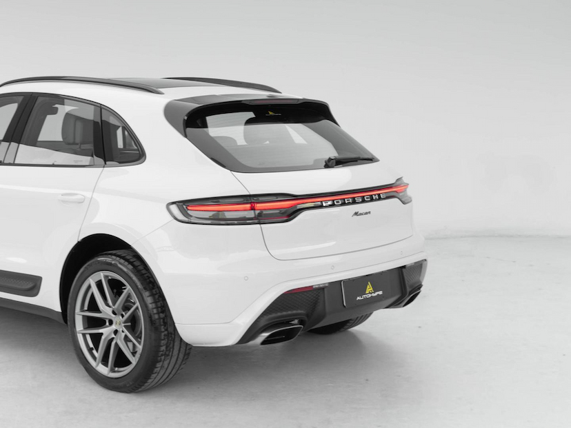 Foto do veículo PORSCHE MACAN  2023 14.657 KM 409.000,00