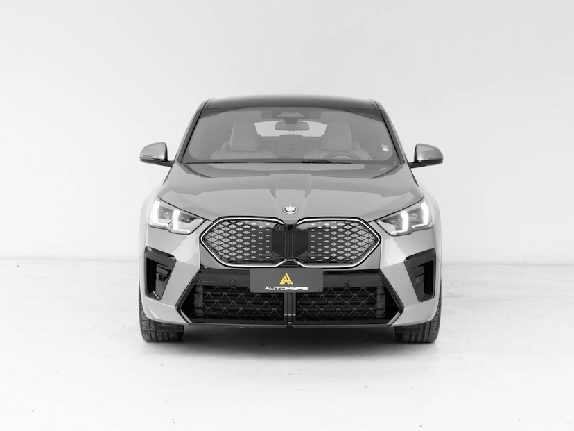 Foto do veículo BMW IX2 30I M SPORT (ELÉTRICO) 2025 9.279 KM 359.000,00