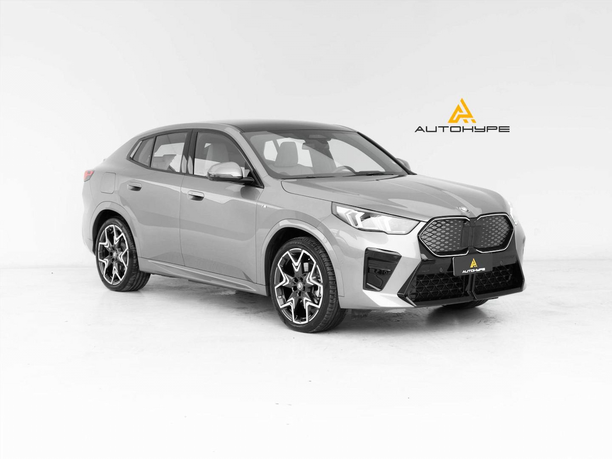 Foto do veículo BMW iX  2 XDRIVE 30 M SPORT (ELÉTRICO) 2024/2025 9.279 KM R$ 359.000,00