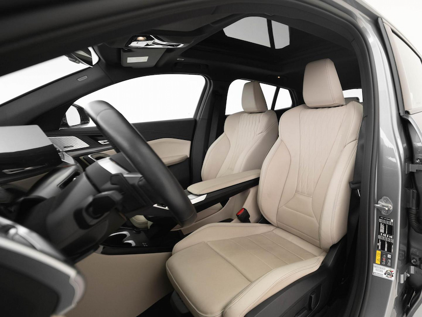 Foto do veículo BMW IX2 30I M SPORT (ELÉTRICO) 2025 9.279 KM 359.000,00