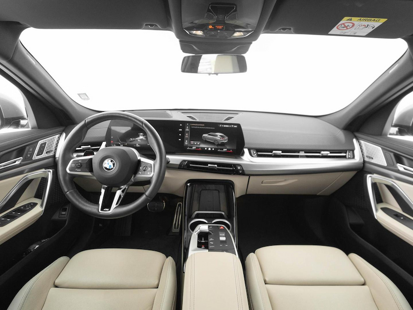 Foto do veículo BMW IX2 30I M SPORT (ELÉTRICO) 2025 9.279 KM 359.000,00