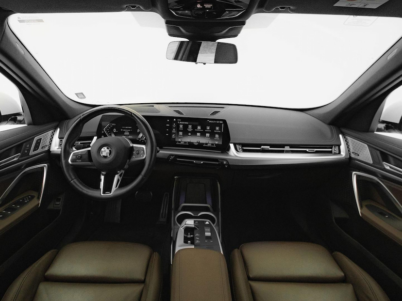 Foto do veículo BMW X1  S20I M SPORT 2023 29.049 KM 264.900,00