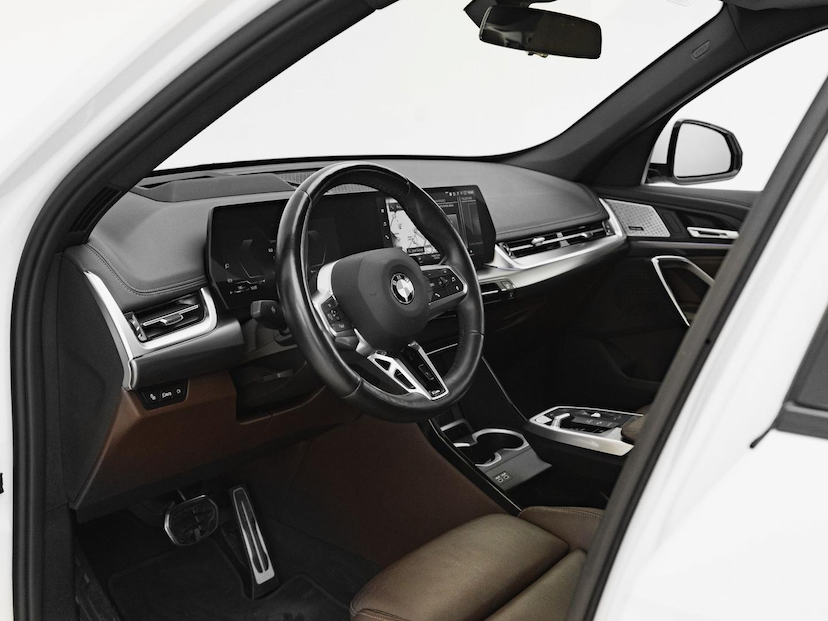 Foto do veículo BMW X1  S20I M SPORT 2023 29.049 KM 264.900,00
