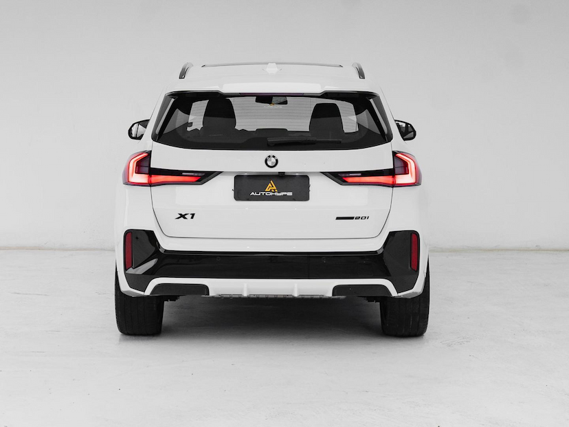 Foto do veículo BMW X1  S20I M SPORT 2023 29.049 KM 264.900,00