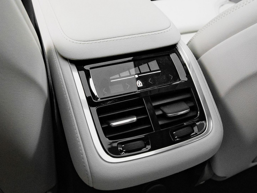 Foto do veículo VOLVO XC90 XC 90 T-8 ULTRA 2.0 AWD (HIBRIDO) 2026 14.453 KM 589.000,00